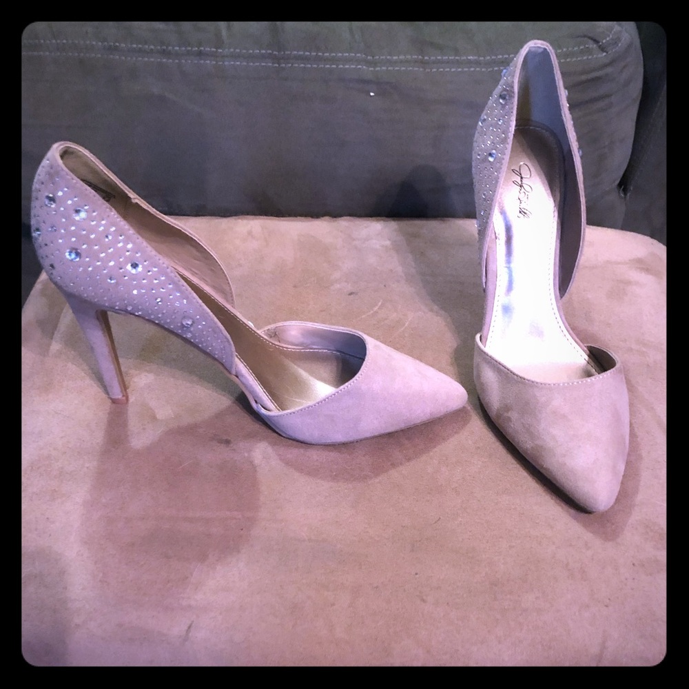 NWOT Jaclyn Smith Suede Heels